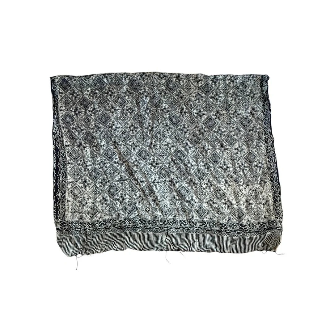 Extra large lightweight‎ silver navy paisley print shawl scarf fringe 43” x 68”
